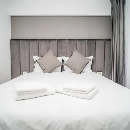 Апартаменты Location - Contemporary Parliament View - 2br Бухарест