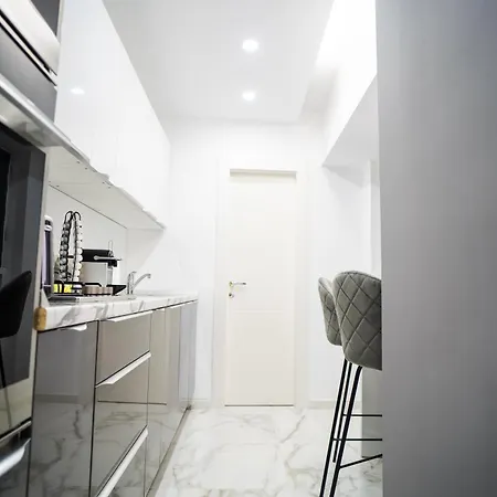 Апартаменты Location - Contemporary Parliament View - 2br Бухарест