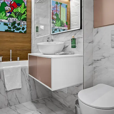 Location - Contemporary Parliament View - 2br *