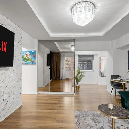 Location - Contemporary Parliament View - 2br