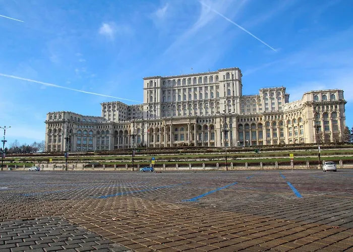 Location - Contemporary Parliament View - 2br *