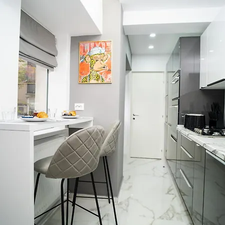 Location - Contemporary Parliament View - 2br Бухарест