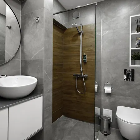 Location - Contemporary Parliament View - 2br