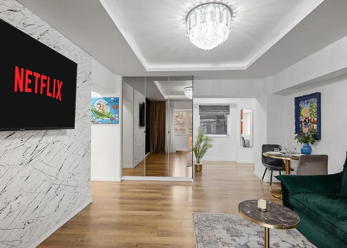 Location - Contemporary Parliament View - 2br